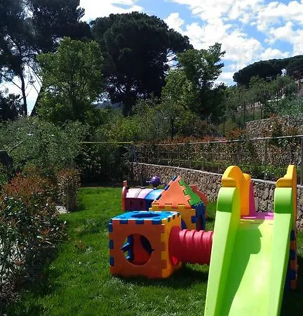Holiday Cinque Fiori
